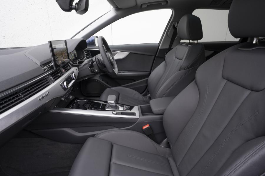 Интерьер Audi A4 Allroad Quattro (B9) 2019 года  (UK) (фото 14 из 40)